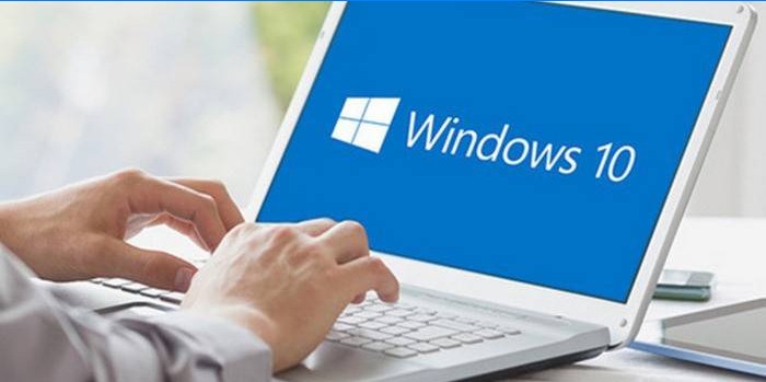 Laptop mit Windows 10 Betriebssystem