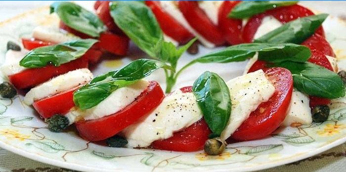 Caprese-Salat mit Kapern