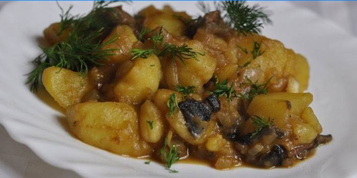 Geschmorte Kartoffeln mit Champignons