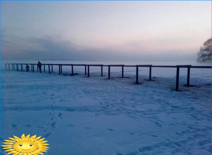 Wie man mit eigenen Händen einen Gehweg, eine Plattform, einen Pier an einem Stausee baut