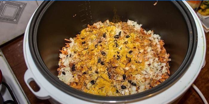 Linsenpilaf mit Berberitze und Kurkuma in einem Slow Cooker