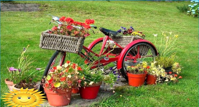 Das zweite Leben alter Dinge: Treppen, Rechen, Fahrrad und Musikinstrumente