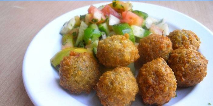 Kichererbsen Falafels auf einem Teller