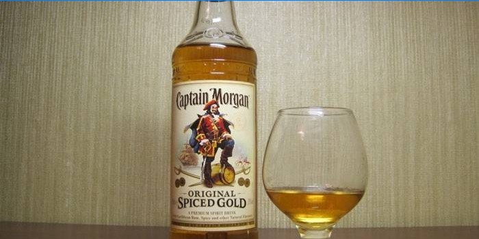 Eine Flasche Rum Captain Morgan