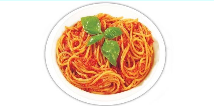 Spaghetti mit Tomatenmark und Eintopf