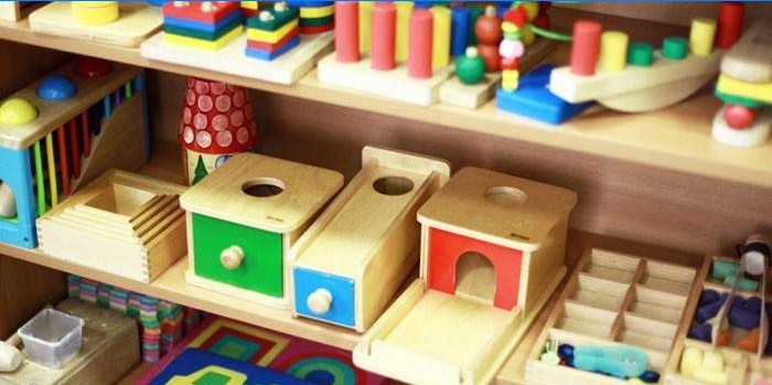 Lernspielzeug aus Holz für Kinder