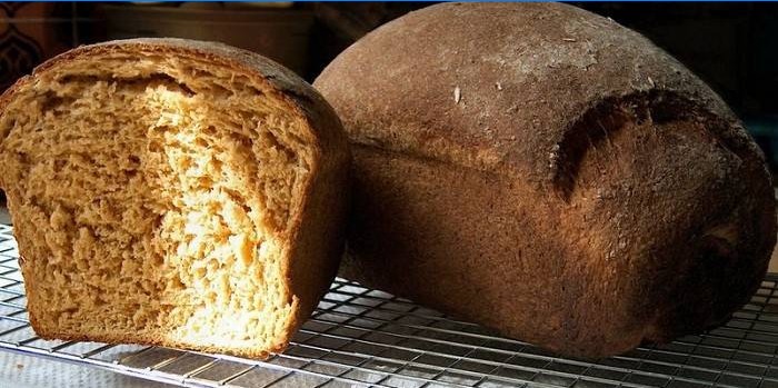 Hausgemachtes Roggenbrot aus Hefeteig