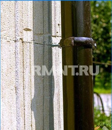 Regenwasser aus dem Fundament ablassen