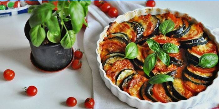 Bereit Ratatouille in der Form