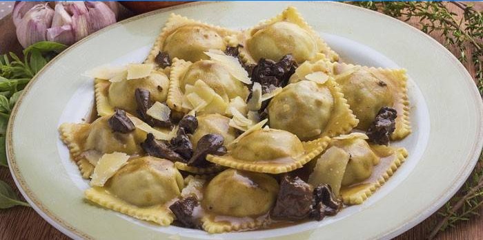 Italienische Knödel mit Pilzen