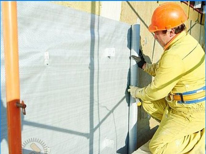 So schützen Sie ein Haus vor Wind und Feuchtigkeit: Baufolien und Membranen