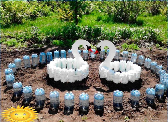 Was kann man einen Zaun für ein Blumenbeet machen: Fotoideen