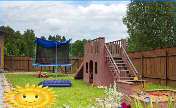 Do-it-yourself-Spielplatz für Sommerhäuser