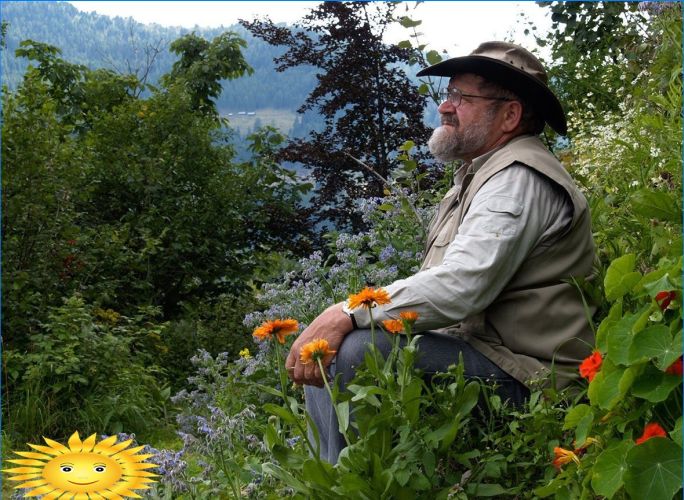 Sepp Holzer auf seinem Alpenhof