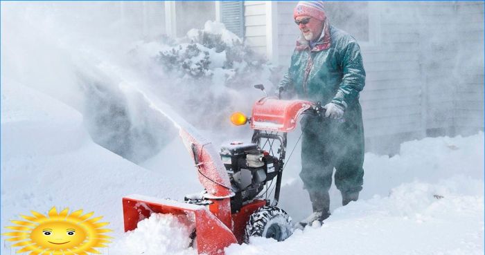 Selbstfahrende Schneefräsen für Sommerhäuser: Überblick und Hilfe bei der Auswahl