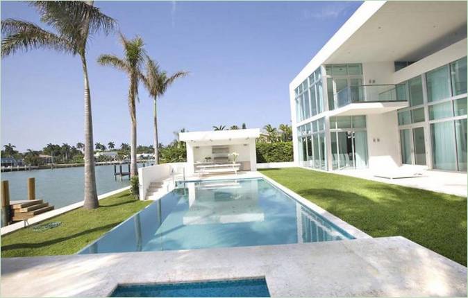 Die schneeweiße North Bay Residence in Miami Beach