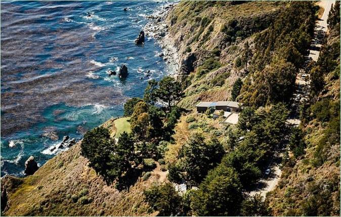 Buck Creek House auf einer Klippe in Kalifornien