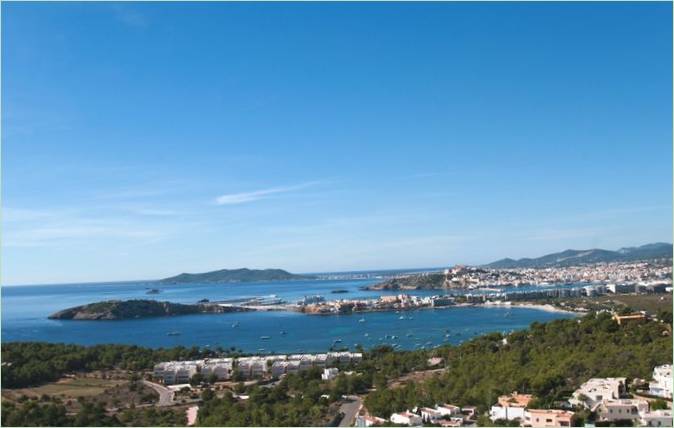 Blick von der Ferienvilla in der Ortschaft Talamanca in Spanien