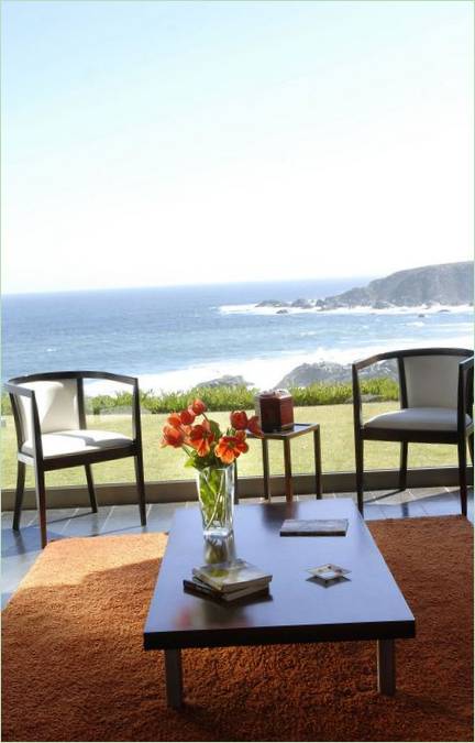 Terrasse mit Panoramablick auf das Meer