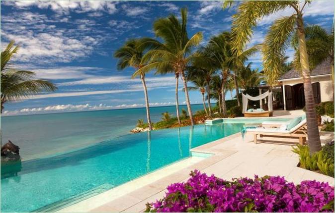 Antigua Veranda Pool