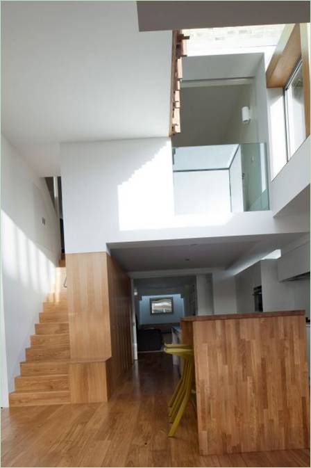 Eine Holztreppe im Inneren eines Hauses im Norden Londons