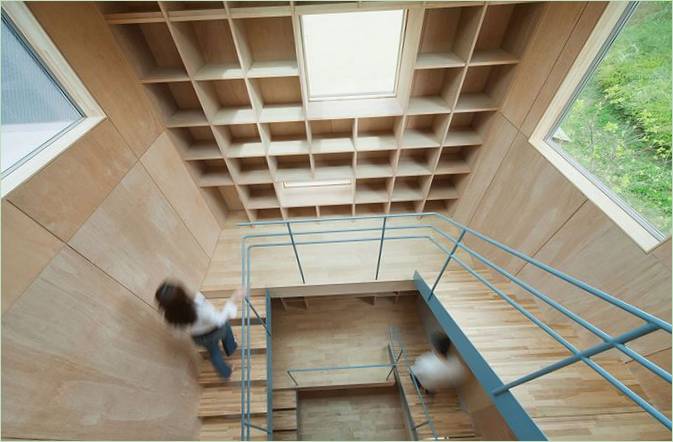 Treppe zum oberen Stockwerk eines Hauses in Fukuoka