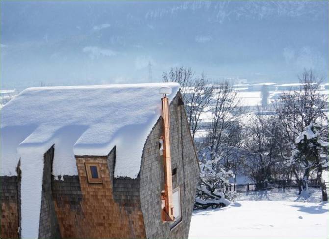 Ungewöhnliches Haus Ufogel im Schnee in Österreich