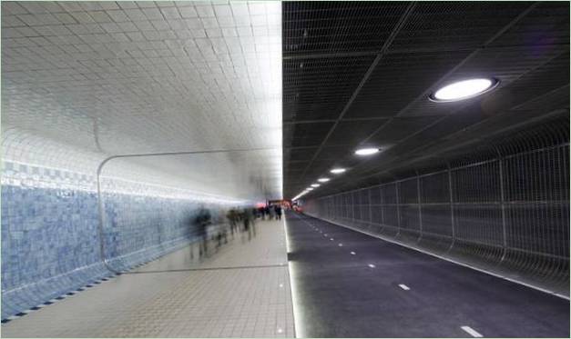 Eine schöne Tunnelkonstruktion in Amsterdam