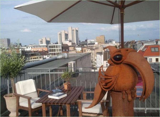 Dachterrasse mit Liegestühlen