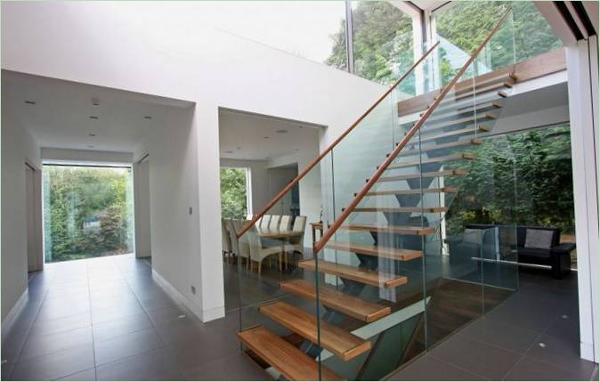 Die Treppe im Inneren eines Hauses in Oxted, England