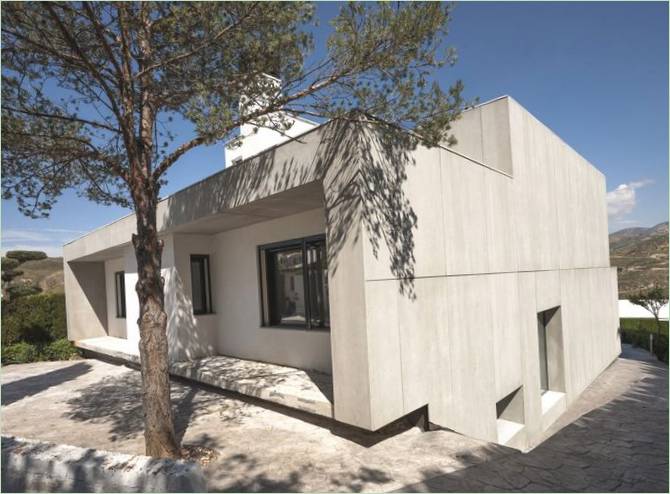 Fassade des C&amp;C HOUSE in Spanien