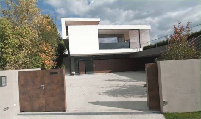 Fassade des Landhauses Hous SK in Österreich