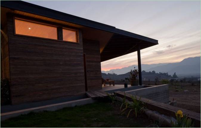 Inneneinrichtung eines gemütlichen Landhauses Casa de Madera in Chile