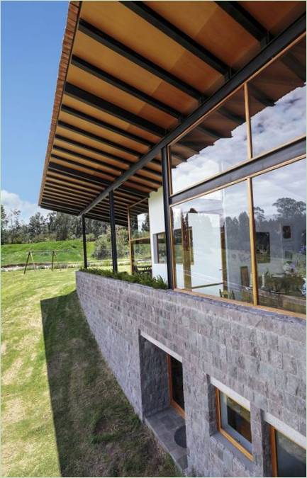 Los Chillos von Diez + Muller Arquitectos in Ecuador