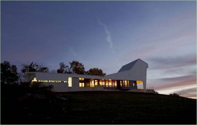 Das Design des prächtigen Round Mountain House in den USA