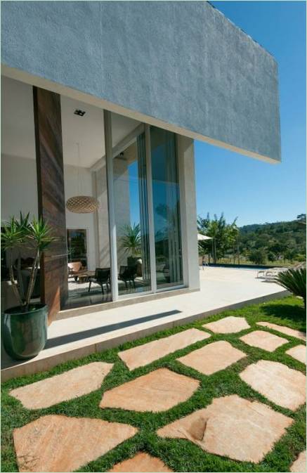 Umweltfreundliches Einfamilienhaus Aldeia 082 von Dayala + Rafael Arquitetura in Goiânia, Goiás, Brasilien