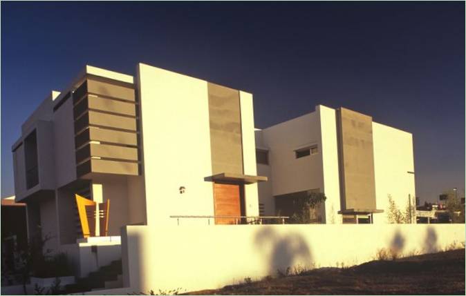 Ein Haus am Flussufer in Guadalagara, Mexiko