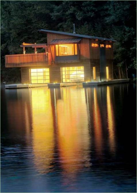 Nächtliche Beleuchtung im Muskoka Boathouse