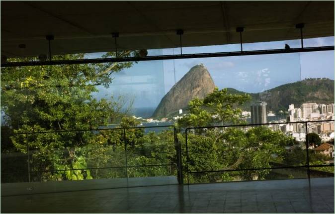 Ein Panoramablick auf die Stadt von einem Haus in Rio aus