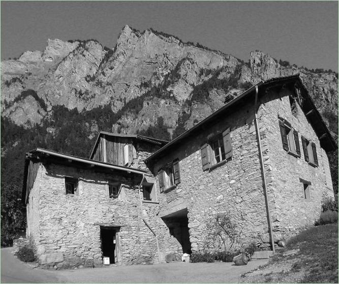 Foto des Bauernhauses von Chamoson Savioz vor der Renovierung