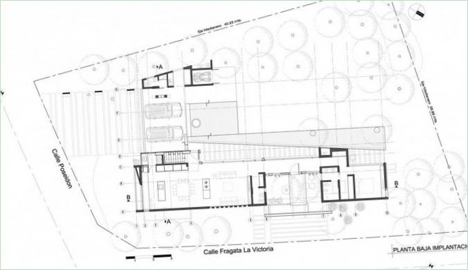 Die Villa ist aus monolithischen Betonblöcken gebaut