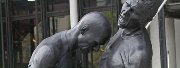 Statue eines wütenden Zidane im Centre Pompidou in Paris