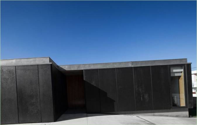 Innenarchitektur für ein minimalistisches Haus am Rande von Santa Maria da Feira, Portugal, von Arquitectos Matos