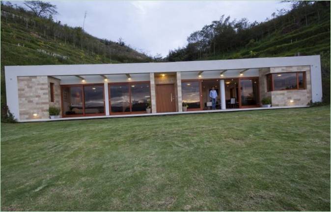 Casa Mirador, die Frontfassade des Casa Mirador in Ecuador