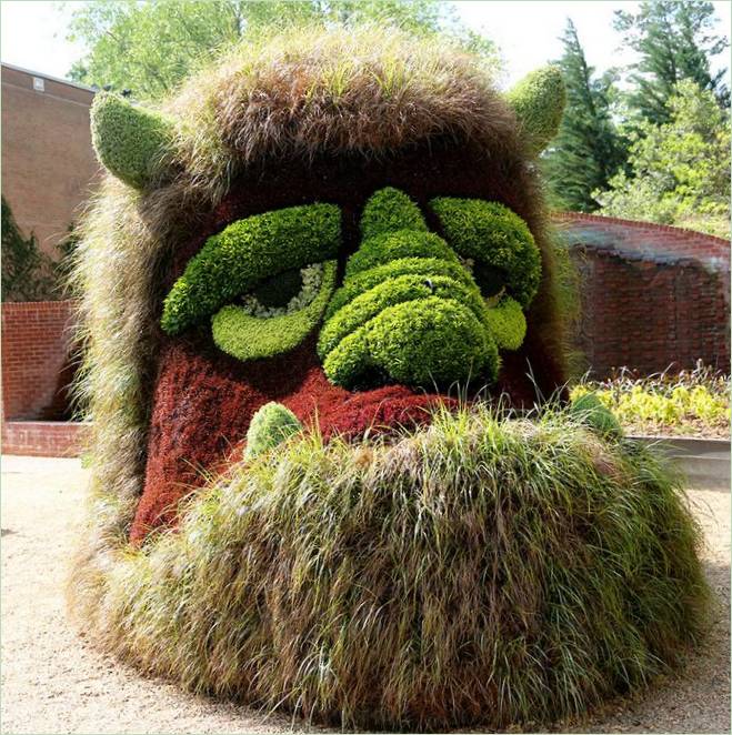 Eine Skulptur aus frischen Blumen in einem botanischen Garten in Atlanta