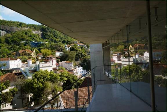 Hotel in Brasilien - Balkon mit Metallgeländer