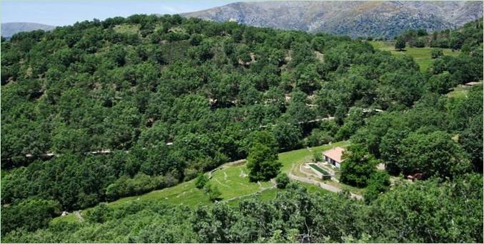 Panoramablick auf das Haus und die umliegende Landschaft