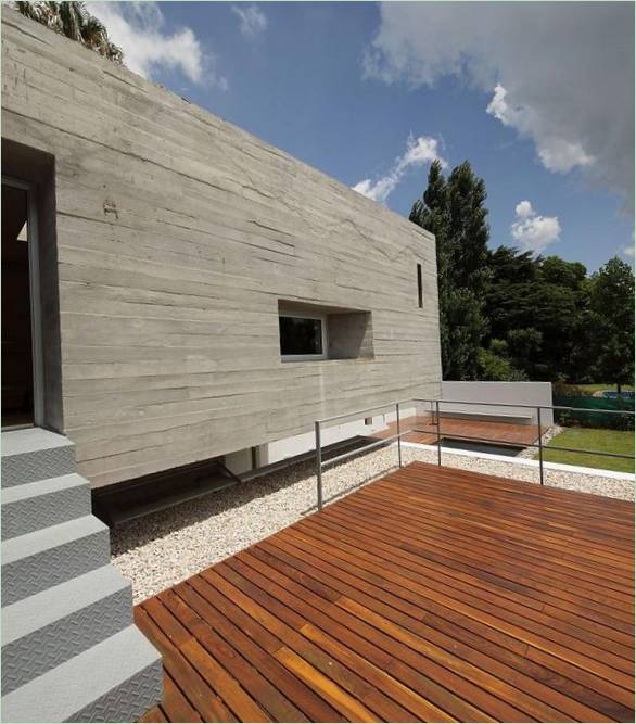 Die Terrasse des Bunkerhauses in Argentinien