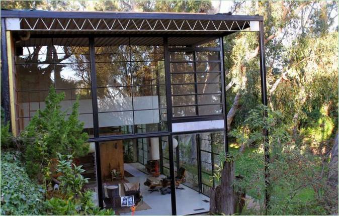 Die Glasfassade des Eames House