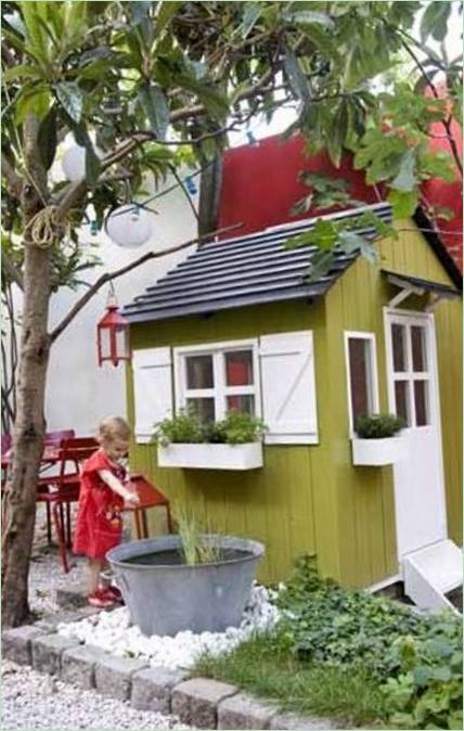 Spielhaus für Kinder im Garten